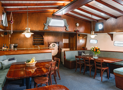 Saloon-1 Ortolan.jpg