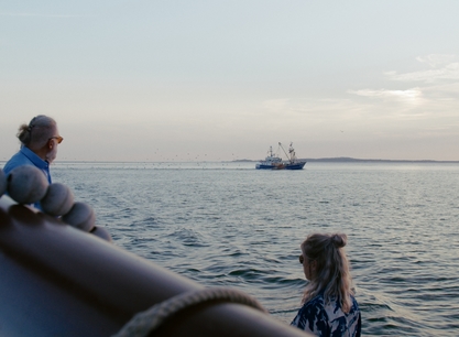 Morgana mensen en vissersboot.jpg