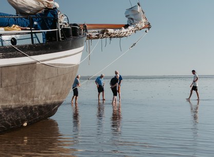 droogvallen-waddenzee-historisch-zeilschip.jpg