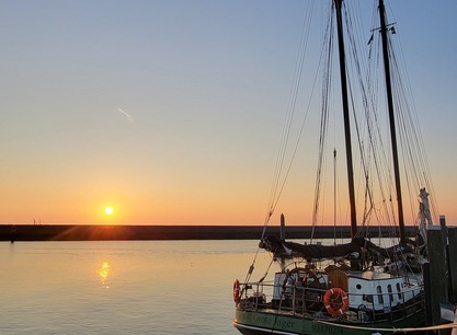 grote-jager-zonsondergang-in-de-haven.jpg