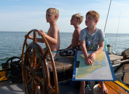 Vertrouwen diese Steuermaenner navigieren uns sicher zum Ziel!.jpg