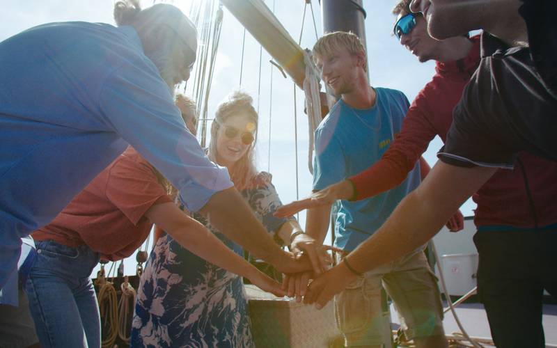 Home - Refreshing Company Outing: Sailing as a Team Event